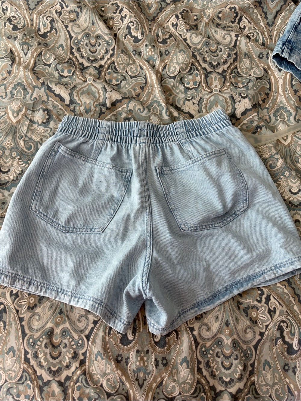 Universal Thread Drawstring Shorts - Picture 2 of 3
